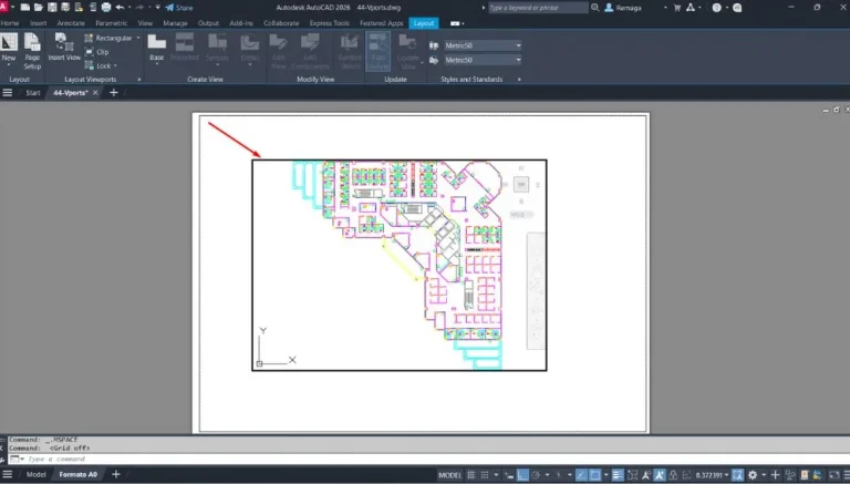Criar janelas de visualização no AutoCAD com layout configurado em formato A0 e planta baixa visível dentro do viewport.