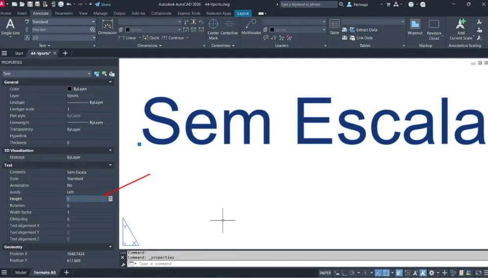 Texto ampliado "Sem Escala" com propriedades de formatação sendo exibidas no AutoCAD.